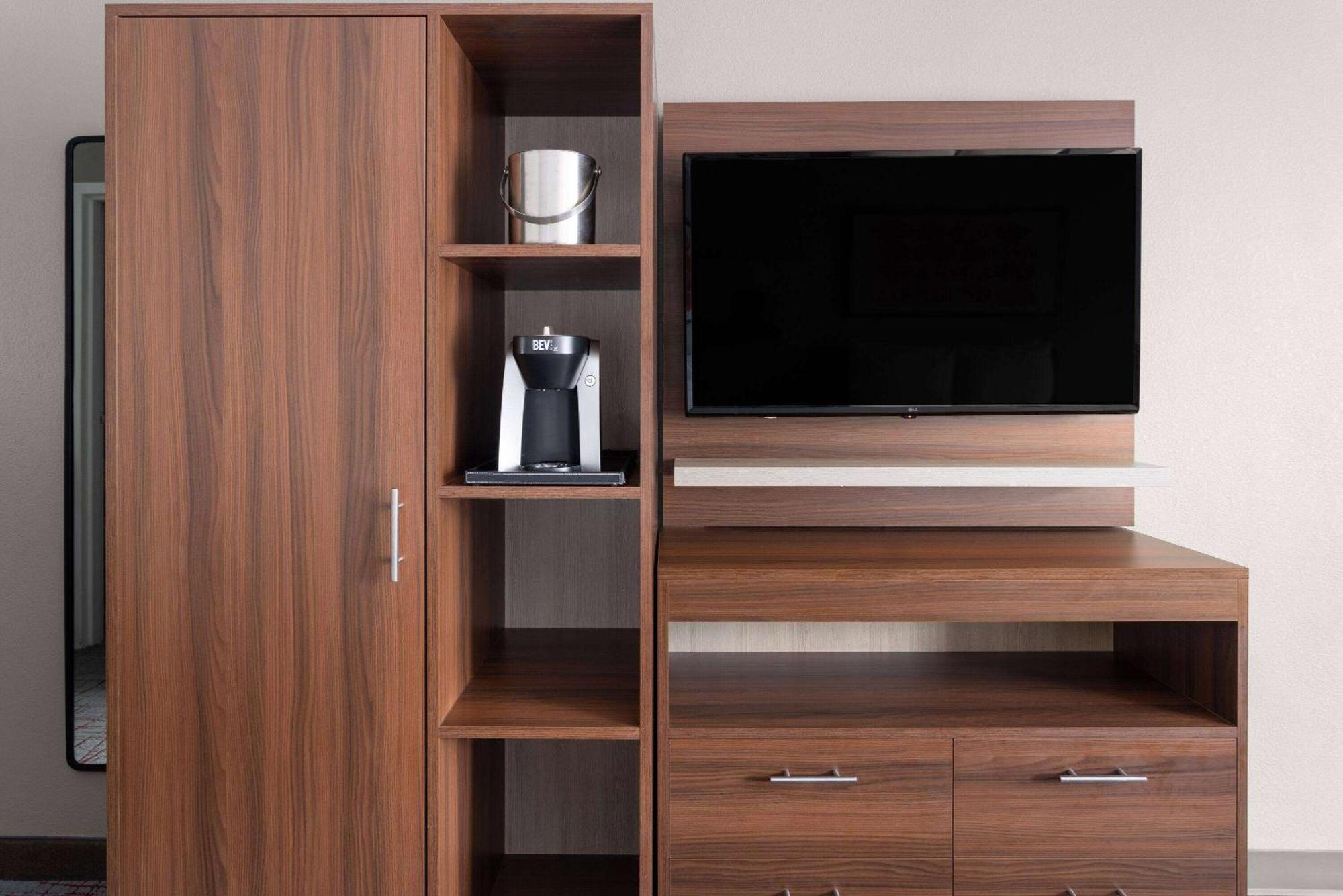 Hawthorn Extended Stay By Wyndham Columbia-Ft Jackson Extérieur photo