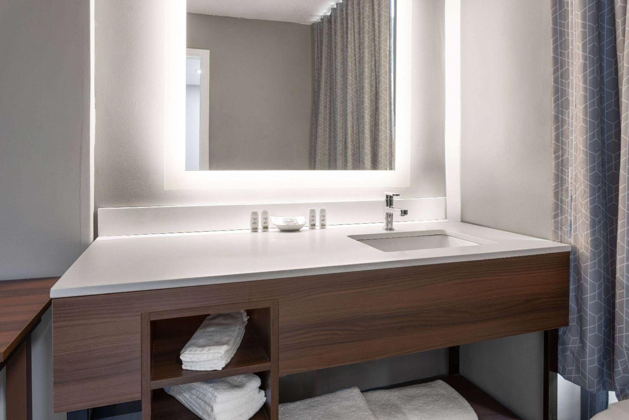 Hawthorn Extended Stay By Wyndham Columbia-Ft Jackson Extérieur photo